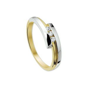 GOUDEN RING BICOLOR GEELGOUD MET WITGOUDEN ZIJKANTEN MET DAARTUSSEN 3 ZIRCONIAS MT57 - 83114 - 4205777-MT57