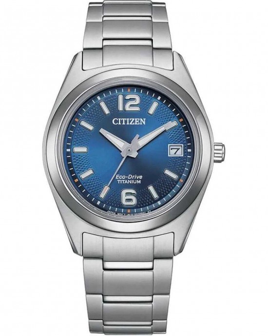 CITIZEN HORLOGE, ECO DRIVE, TITANIUM BAND EN KAST MET BLAUWE PLAAT MET DATUM 50M - 82906 - FE6151-82L